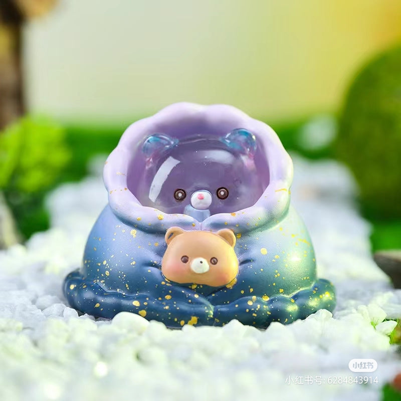 Warm little bed blind box